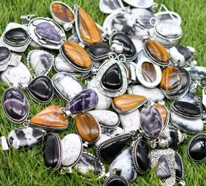 จี้หินผสมสไตล์คริสเตียนวินเทจขายส่ง พรีม บายา - ไทเกอร์อาย อะเมทิสต์ ฮาวไลท์ - ชุบเงินโบราณ - Product Image 3