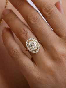 แหวนเพชรทรงรีแบบ Halo คลาสสิก ได้รับการรับรองจาก IGI สำหรับผู้หญิง ทองคำ 14K สีเหลือง สำหรับเจ้าสาว งานหมั้น งานแต่งงาน และเป็นของขวัญแทนใจ - Product Image 2