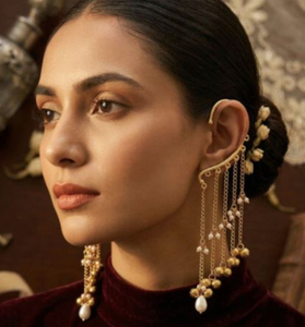 Pendientes de Aro Bohemios de Aleación Chapados en Oro con Diseño de Flores y Perlas de Imitación para Mujer, Ideales para Bodas y Fiestas - Product Image 1