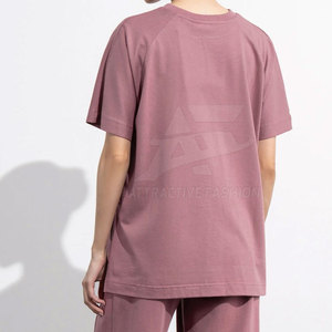Vêtements décontractés de qualité pour femmes, t-shirt oversize conçu pour une coupe décontractée et un confort durable, t-shirt oversize pour femmes - Product Image 6