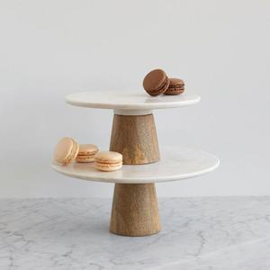 Juego de 2 Soportes para Pastel de Mármol Blanco con Base de Alambre Dorado, Soporte Elegante para Exhibición de Postres y Pasteles de Boda - Product Image 6