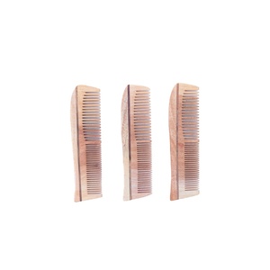 Peigne à cheveux en bambou biodégradable à dents fines, format voyage portable, accessoire de toilettage en bois pour hommes, entretien quotidien des cheveux - Product Image 4