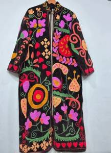 Abrigo Largo de Terciopelo Negro para Mujer, Bordado a Mano con Diseño Suzani, Estilo Vintage, Ropa de Invierno Bohemia, Étnica y Floral, Varios Colores, Venta al Por Mayor - Product Image 4