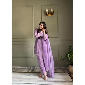 Ensemble Salwar Farshi en tissu de soie croquante avec haut et dupatta brodés Siroski, réversible, prêt-à-porter pour les occasions décontractées et les fêtes - Product Image 1