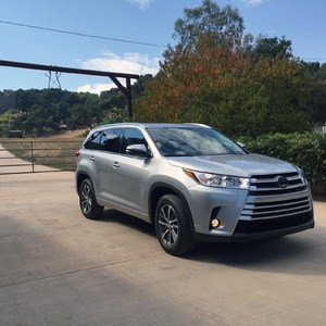 Vente Flash Toyota Highlander SUV 7 Places Meilleur Prix Approvisionnement Direct Usine Prêt à l'Exportation Expédition Mondiale pour Acheteurs Internationaux - Product Image 3