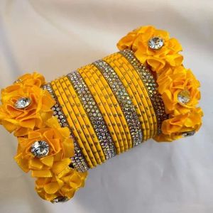 Brazalete Elegante de Moda para Mujer, en Acero Inoxidable Tono Dorado, Colores, Tamaños y Diseños Personalizados para Bodas, Fiestas y Eventos Tradicionales - Product Image 2