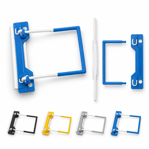 Conception en trois parties combinant une pièce en U en plastique, un tube et une barre de compression pour un classement de documents pratique et organisé. - Product Image 1
