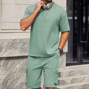 Nouvel ensemble de jogging 2 pièces pour homme, design estival, fin, à séchage rapide, avec haut à manches courtes et short de sport - Product Image 1