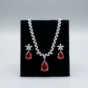 Parure Classique Plaqué Argent Zirconium avec Pierres Rouges Taillées Poire et Motif Floral pour Femme, Idéale pour Mariage Indien, Fiançailles, Mariée - Product Image 2