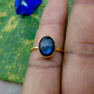 Bague en labradorite plaquée or 18 carats, faite à la main, bijou avec pierre précieuse chatoyante - Product Image 5