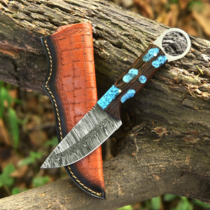 Cuchillo Skinner de Acero de Damasco Hecho a Mano con Agujero para el Dedo, Mango de Madera de Olivo Exótica y Resina, Personalizable, Afilado como una Navaja, Punta Caída para Camping - Product Image 6