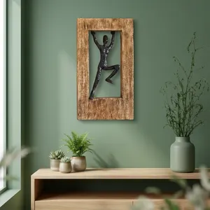 Sculpture murale artisanale en bois de manguier, art mural rustique en bois fait main, décoration murale en bois naturel pour salon et chambre à coucher - Product Image 1