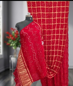 Sari de seda pura estilo gharchola con estampado bandhani - Product Image 4