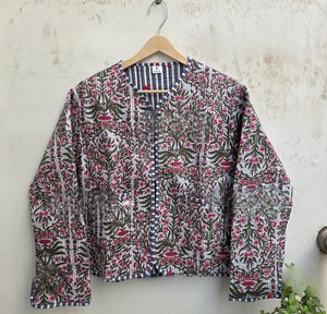 Veste matelassée en coton tricoté indien faite à la main, imprimée à la sérigraphie florale de qualité supérieure, réversible, pour l'hiver et les activités de plein air - Product Image 1