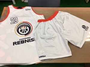 Camiseta de baloncesto sublimada de poliéster 100% unisex, camisetas sin mangas de punto deportivas transpirables personalizadas para hombre, baloncesto personalizable - Product Image 4
