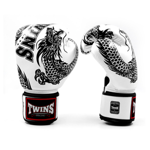 Guantes de Boxeo Profesionales Golden Twins, Color Dragón Tailandés, Cuero de Primera Calidad, para Sparring y Combate de Muay Thai - Product Image 5