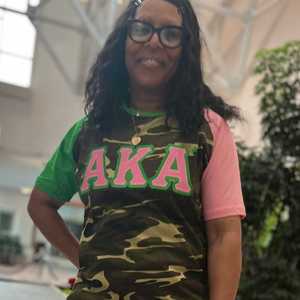 Camiseta Casual de Verano para Mujer, Cuello Redondo, Manga Raglán, con Logotipo Bordado con Letras Griegas en la Parte Delantera, de Primera Calidad - Product Image 6