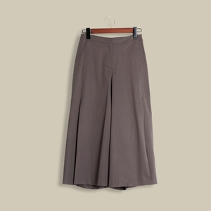 ODM Nueva moda elegante Pantalones de pantalón de diseño recortado para damas - Product Image 2