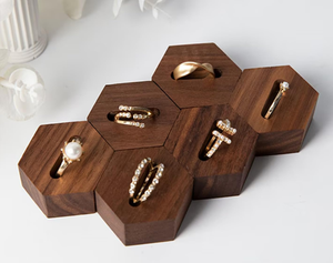 Ensemble de 6 supports à bagues en bois faits à la main pour bijouterie, maison, commode ou comptoir - Product Image 2