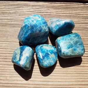 Pierres roulées d'apatite néon naturelle, apatite bleue, cristal de guérison pour le Reiki, la méditation, l'énergie, la décoration intérieure, vente en gros - Product Image 5