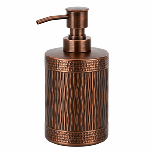 Dispensador de Jabón Metálico Antiguo al por Mayor, Botella Vintage con Grabado de Lirio Cala para Jabón Líquido, Bomba de Loción de Lujo con Acabado en Peltre - Product Image 6