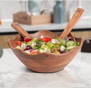 Bol de service en bois fait main avec bord naturel brut pour salades, fruits, collations, décoration rustique pour cuisine et salle à manger - Product Image 1