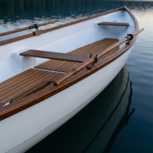 Bote de Remo Clásico Whitehall de 17 pies con Detalles en Teca, para un Aire de Lujo en la Costa, 525Lx136Wx60H cm - Product Image 5