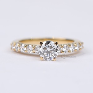 Bague en or jaune 18 carats avec diamant HPHT cultivé en laboratoire de 1,42 carat, solitaire rond, pavé complet, pour mariage, fiançailles, cadeau, fête, bijoux fins - Product Image 1