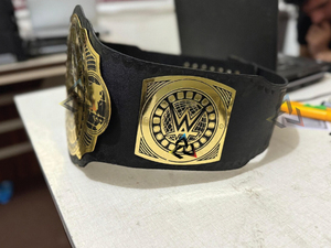 เข็มขัดแฟนคลับแชมป์โลกแบบกำหนดเอง W-W-E INTERCONTINENTAL  ทองเหลืองหนา 2 มม. ขนาดผู้ใหญ่ - แผ่นโลหะชุบทองและสายหนัง - Product Image 4