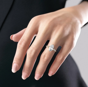 Anillo de Diamantes con Corte Marquesa Clásico en Oro Sólido de 14k con Baño de Rodio, Certificado IGI, Joyería de Compromiso para Mujer - Product Image 5