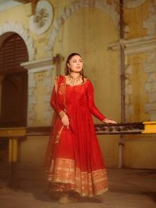 Latest and elegant Chiffon zari and Thread Work <b>Boat</b> Neck Sleeveless Flared Hem <b>Floor</b> Touch Party Wear Anarkali Dress for Women - Product Image 3