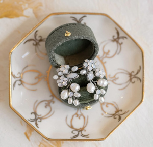 Boîte à bagues de luxe en velours et tissu Rangement élégant pour bagues de mariage et de fiançailles pour des occasions spéciales - Product Image 2