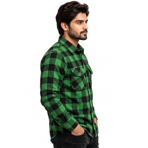 Chemise rembourrée en Kevlar conçue avec des zones en tissu renforcé, rembourrage absorbant les chocs, sections en maille respirante et coupe flexible. - Product Image 3