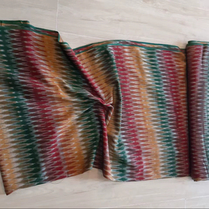 Tela de Algodón Natural Tejida a Mano con Diseño Ikat para Confección de Prendas, Decoración del Hogar y Bolsos, Recreando la Tela Cruda - Product Image 1