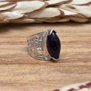 Bague Statement Bohème en Améthyste, Bague Ornée en Laiton pour Femme, Finition Plaqué Argent, Motif Floral Ethnique, Vente en Gros - Product Image 3