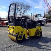 Rouleau compresseur routier Bomag BW138AD-5 d'occasion 2024 à vendre, compacteur d'asphalte vibrant à double tambour, 4-5 tonnes.