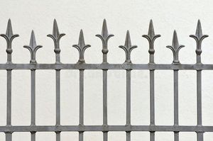 Valla de Hierro de Fácil Montaje con Enrejado para Seguridad del Hogar y Decoración Moderna de Linea Exports Inc. - Product Image 6