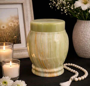 Urne artisanale en onyx vert pour cendres – Élégante urne commémorative en pierre, décoration funéraire, cadeau hommage pour les proches - Product Image 2