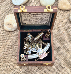 Ensemble d'instruments de navigation vintage en laiton avec sextant, télescope, boussole et boîte de présentation en bois, cadeau décoratif nautique maritime - Product Image 5