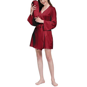 Conjunto de pijama de satén suave y sedoso con estampado lindo, top y pantalón de dormir, conjunto de ropa de dormir de ajuste relajado. - Product Image 3