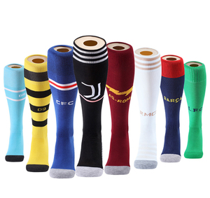 Chaussettes de football blanches mi-hautes avec bande jaune et logo imprimé pour adultes, chaussettes de sport en coton respirant tricoté pour l'été - Product Image 1