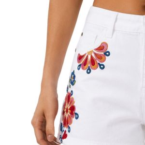 Shorts de Mezclilla Blancos con Estampado Floral para Mujer, Cintura Alta, Casuales, de Verano, Personalizados con Bordado, Fabricante OEM de Moda - Product Image 3