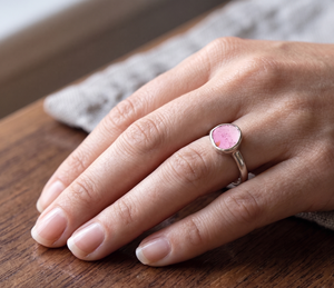 Anillo con Bisel de Plata de Ley 925 y Turmalina Rosa Natural |   Joyería Fina Hecha a Mano Única, Regalo para Mujer, Venta al por Mayor - Product Image 6