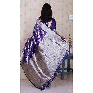 Sari y Blusas de Seda Suave Violeta de la Marca Elite Weaves, Tejido Banarasi Jaal Meenakari con Zari, 650g - Product Image 4