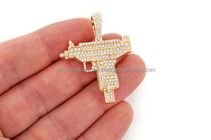 Bijoux de mode élégants de qualité supérieure, pendentifs en or massif 10K en forme de pistolet UZI avec diamants de laboratoire, prix de gros en provenance d'Inde - Product Image 5