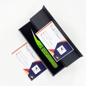 Pinzas para Pestañas de Acero Inoxidable Profesionales con Diseño Personalizado, Pinzas Rectas de Color Verde con Dientes Suaves - Product Image 1
