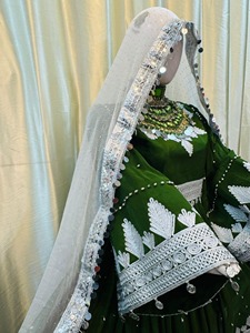 Robe longue décontractée pour femme, style ethnique traditionnel, verte, brodée, à manches longues, robe de soirée bohème avec voile dupatta - Product Image 3