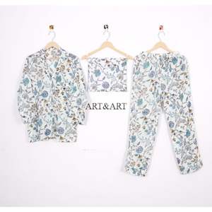 ชุดนอนผ้าฝ้ายลายดอกไม้แฟชั่นสำหรับผู้หญิง พร้อมเสื้อติดกระดุม กางเกงระบายขอบนุ่ม สวมใส่สบาย เหมาะสำหรับใส่นอนหรือใส่ในชีวิตประจำวัน - Product Image 6