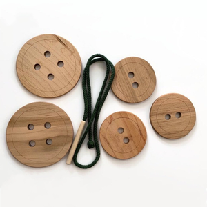Juguete de Enhebrar con Botones de Madera, 2/4 Agujeros, Redondos, Montessori - Product Image 4