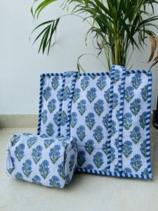 Sac de toilette matelassé fait main, imprimé à la main, réversible, grand sac fourre-tout avec fermeture éclair pour le shopping - Product Image 2